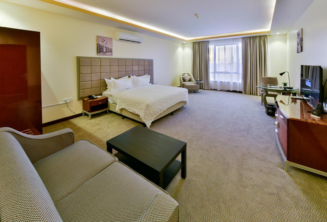 Hotel Golden Dune For Services Turaif